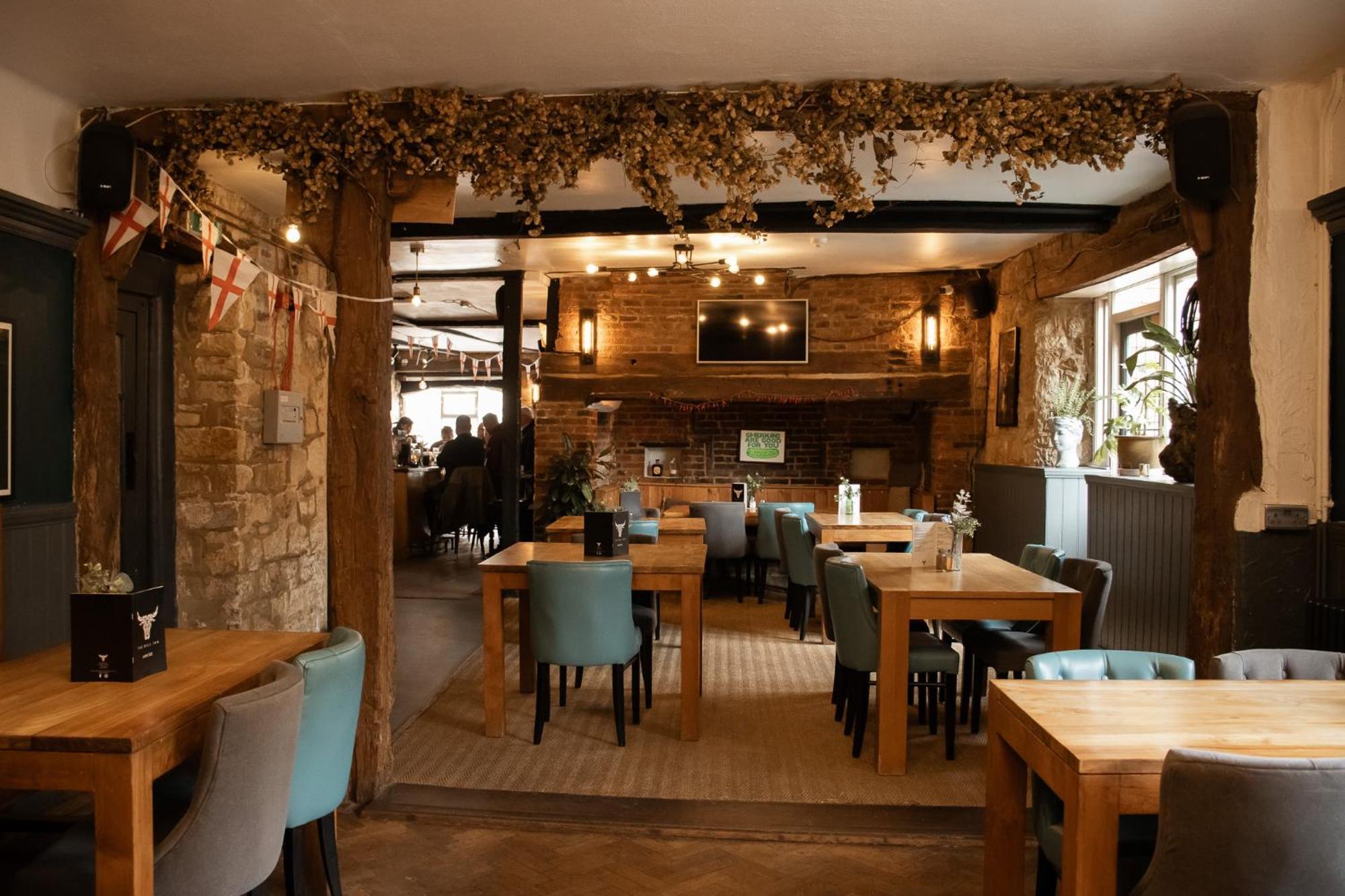 The Bull Hotel Battle Exterior foto
